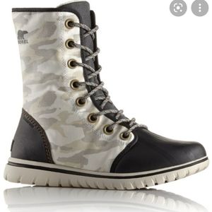 Sorel lace up camouflage combat style boots
